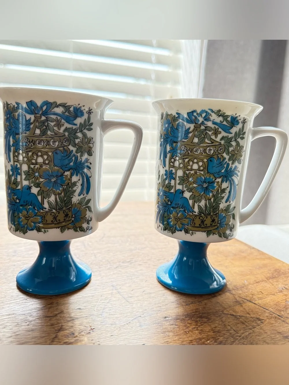 Vintage Arnart 5th Ave Birds Cage Pedestal Mugs Set of 2 Footed Blue Mid Century